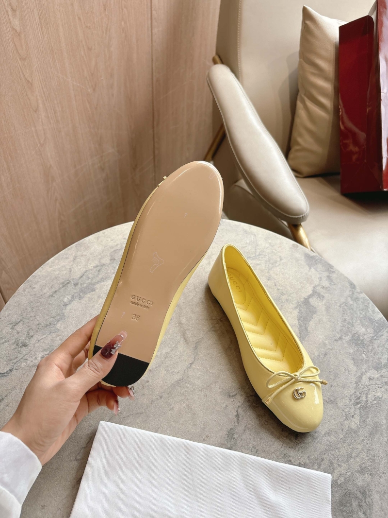 Gvc*1 flat shoes